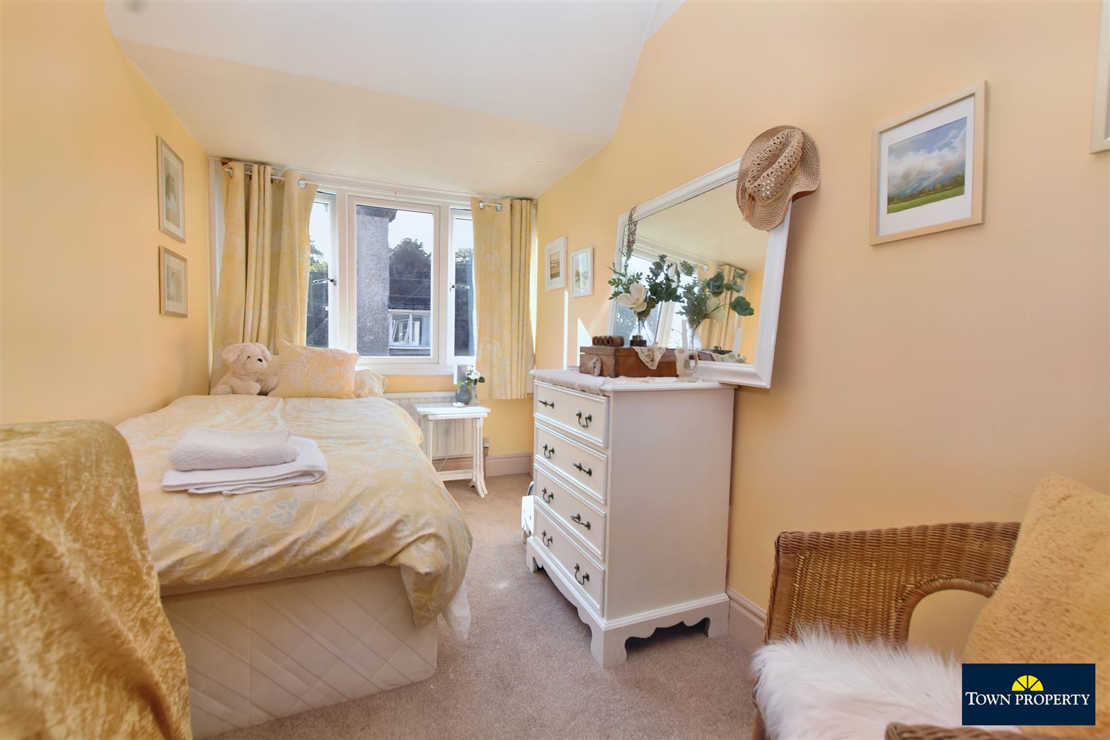 Property Details for The Goffs Eastbourne East Sussex BN21 1HF Town